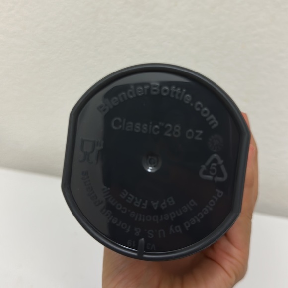 Black Blender Bottle - Classic 28oz. NWT - Picture 4 of 6
